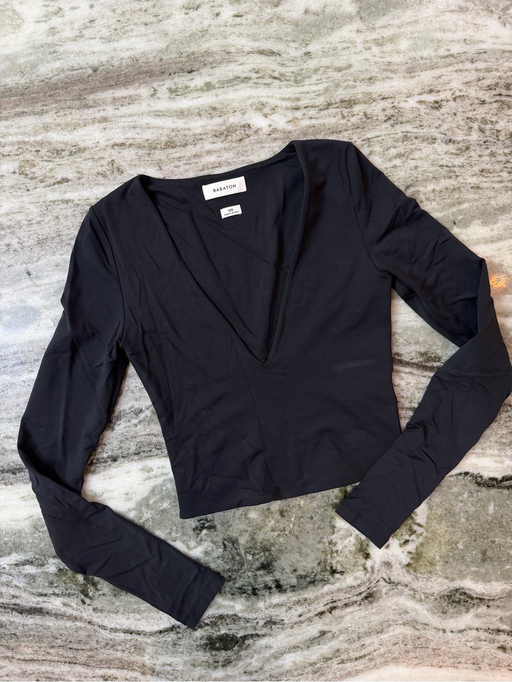 Aritzia Babaton Black Long Sleeve Plunge Crop Top
XXS